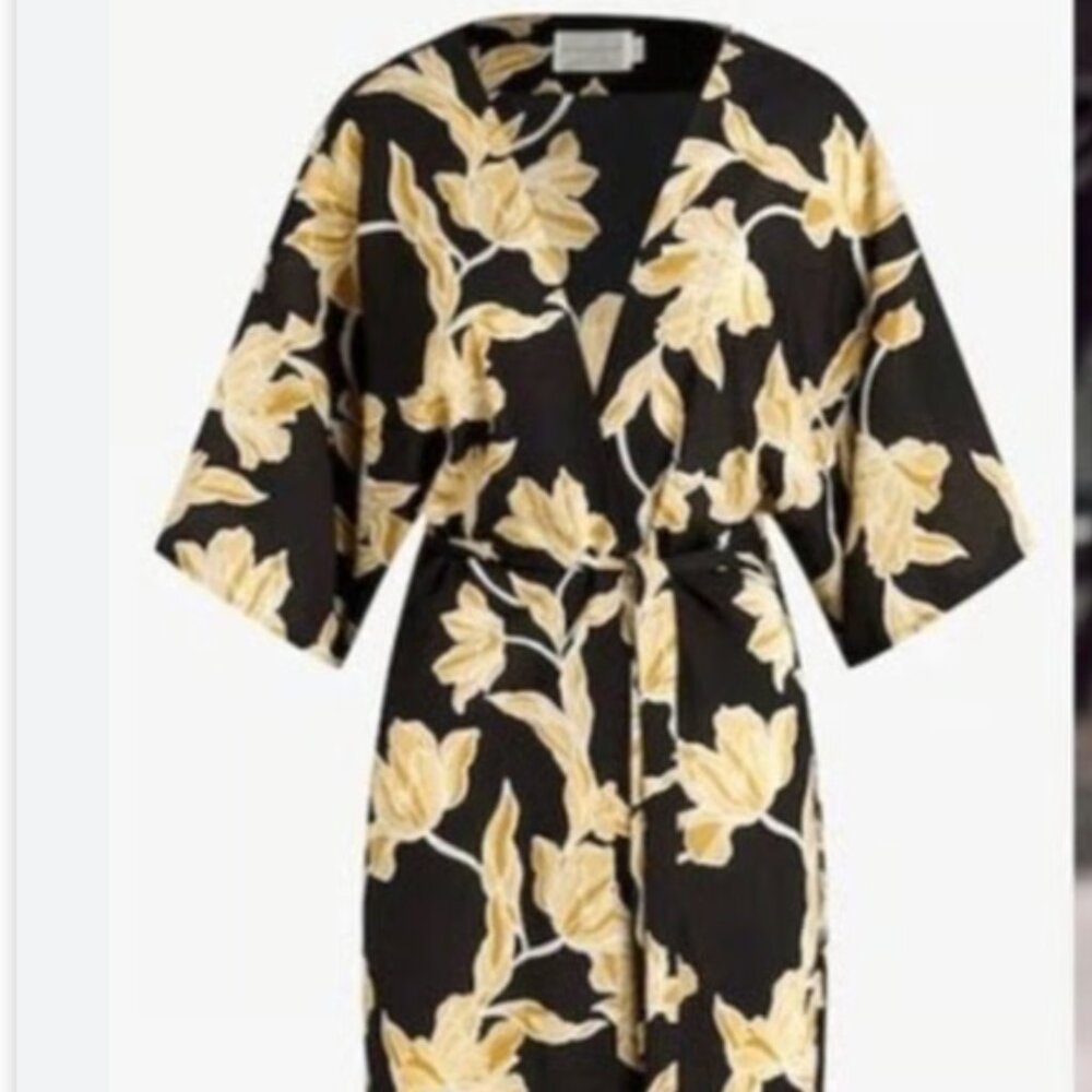 Maison Du Soir Black & Beige Floral Kimono Robe  | Size S/M